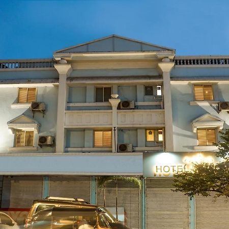 Treebo Trip Meadow Inn Мумбаи Экстерьер фото